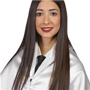 Profesora Graduada en Bellas artes y Master del profesorado. Especialidad: Dibujo